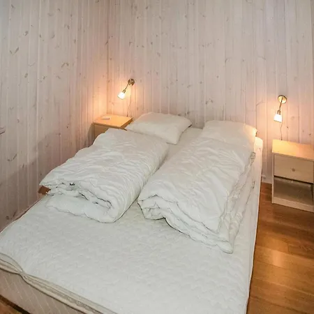 4 Bedroom Nice In Aabenraa Loddenhoj